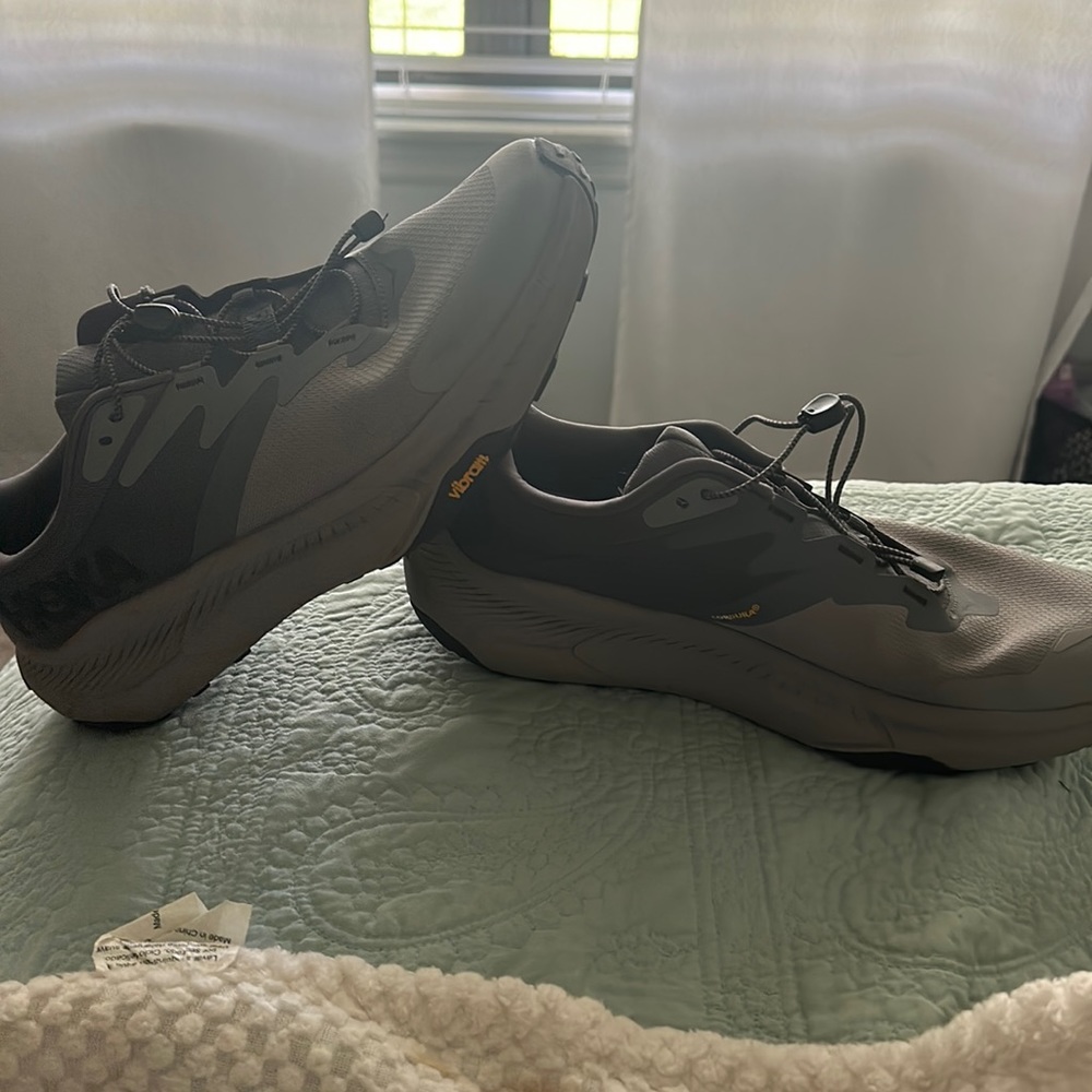 hokas men's shoes